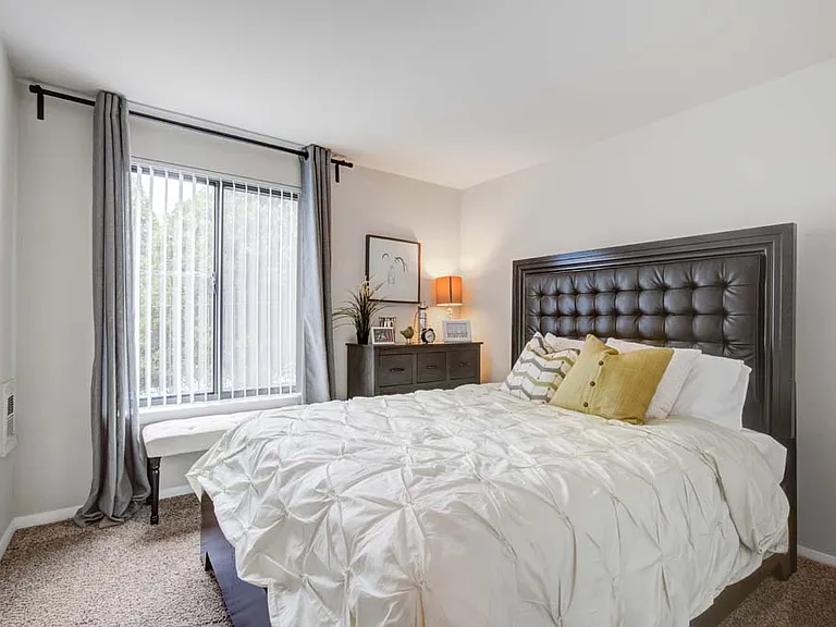 The Hamptons at Town Center Apartment Homes — Photo 8