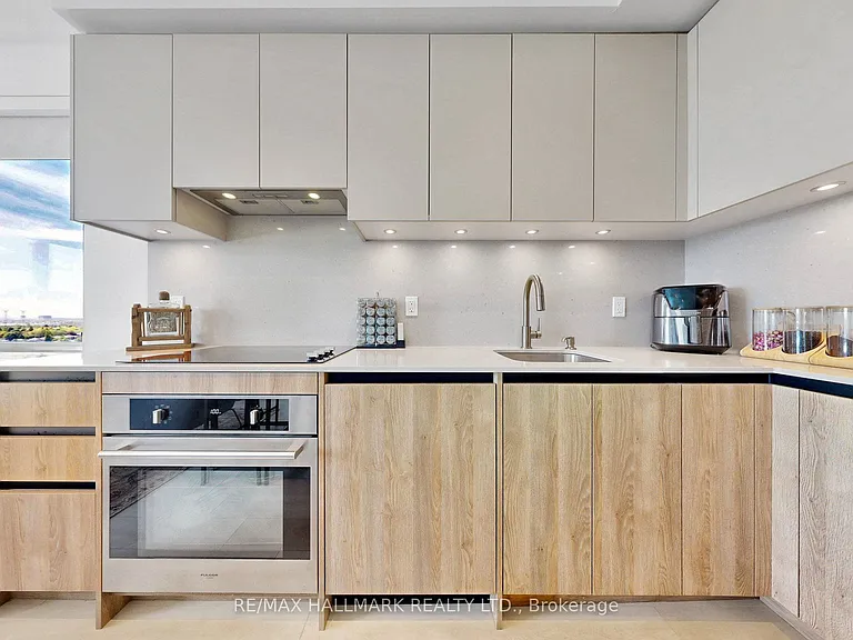 8 Beverley Glen Blvd #1101 — Photo 9