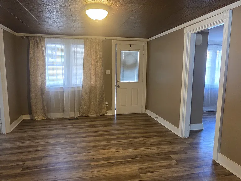 7043 S Goddard Rd — Photo 6