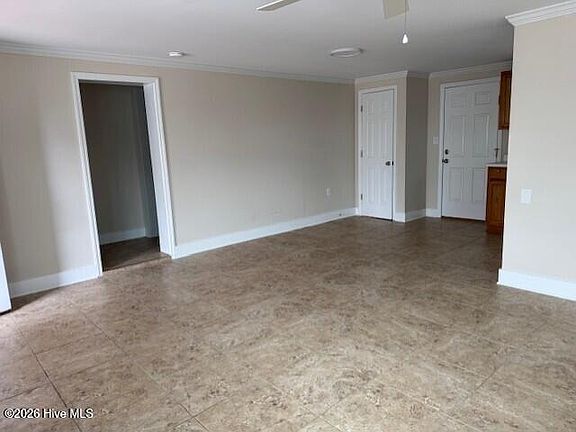 4th image of 404 Fort Fisher Blvd S #A