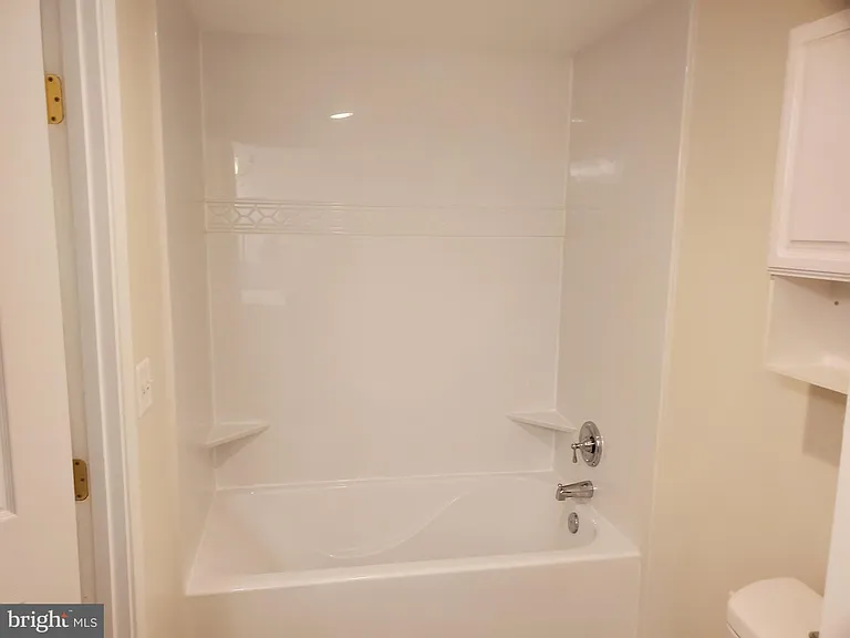 4600 Duke St #613 — Photo 11