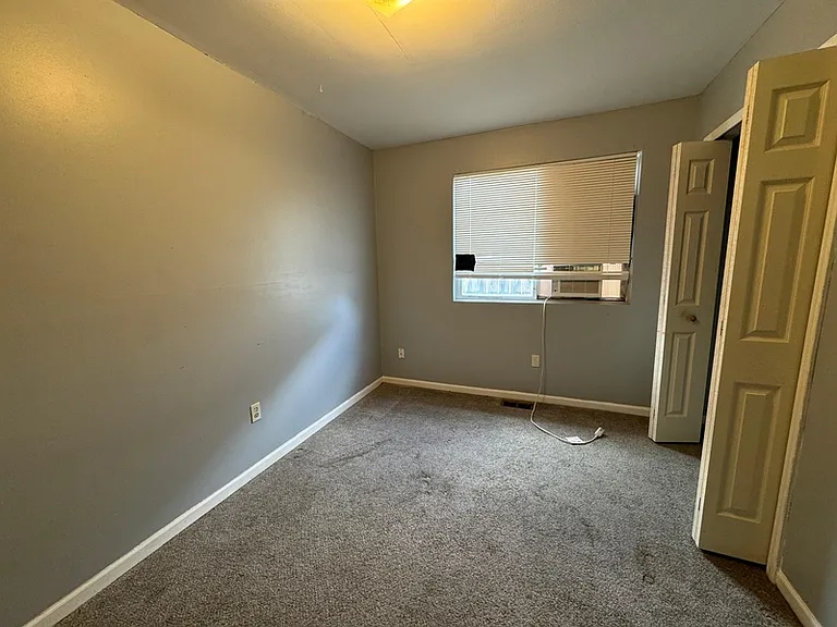 8716 Timken Ave — Photo 9