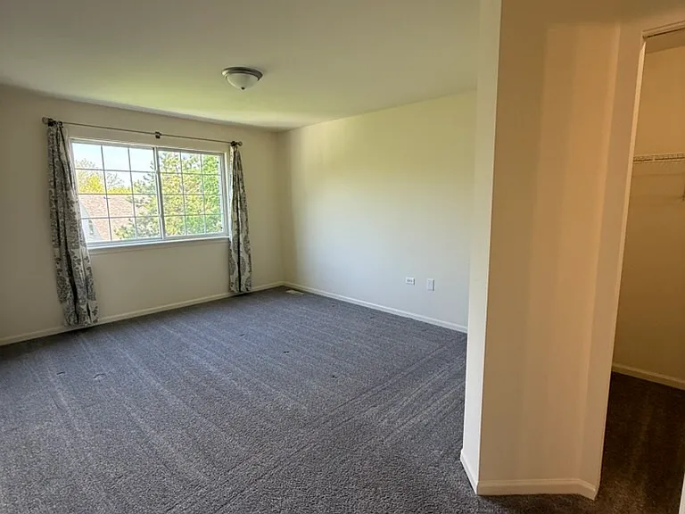 533 Mallard Ln #D — Photo 2
