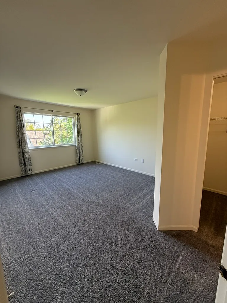 Building Photo - 533 Mallard Ln #D