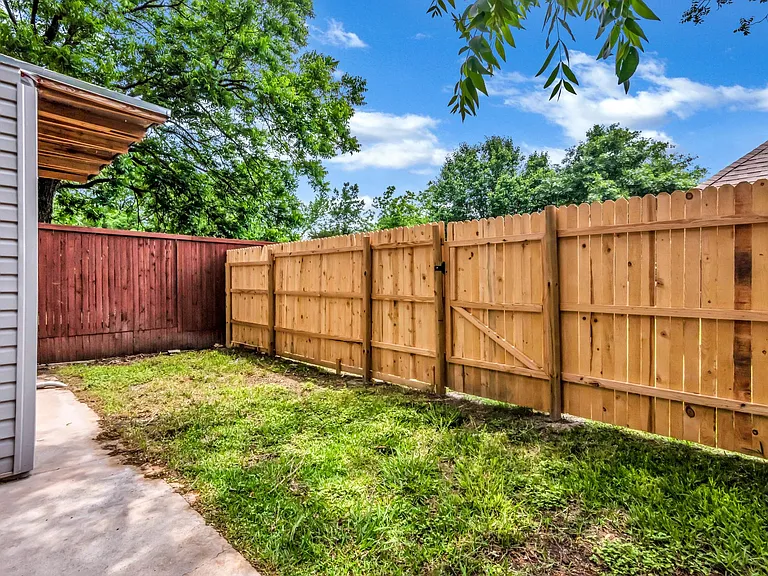 2355 Longhorn St — Photo 14