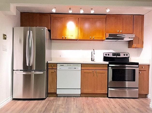 1st image of 12221 NE 61st St #1