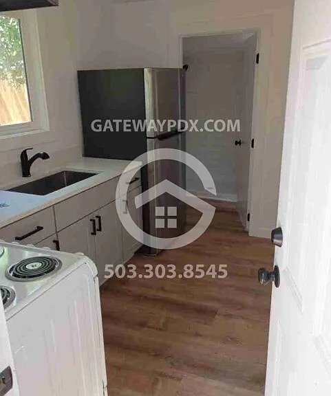 664 Monmouth St — Photo 6