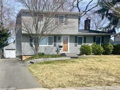 69 Allan Drive, East Norwich, NY, 11732