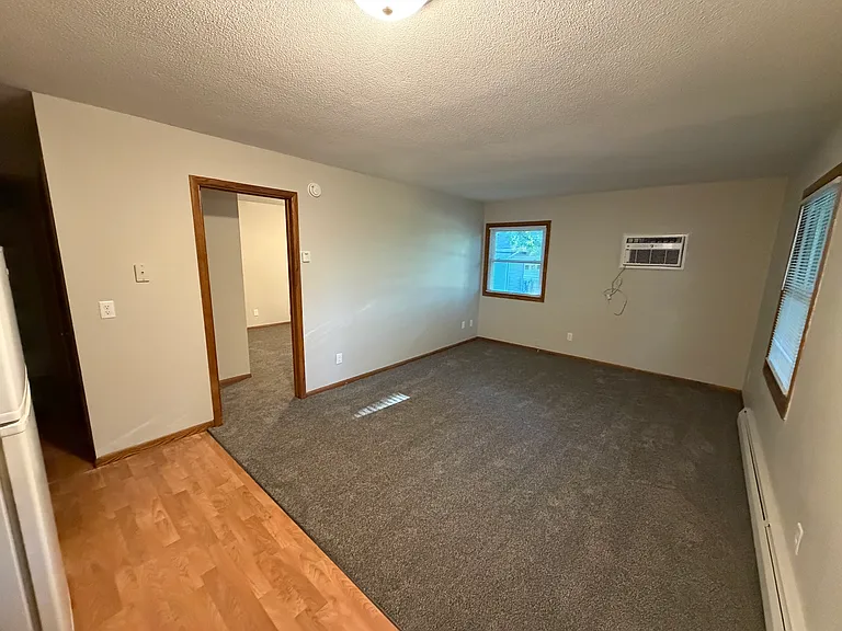 320 Spruce Dr E #8 — Photo 5