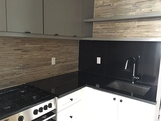 Rented by Premier Metro Realty Corp | media 72