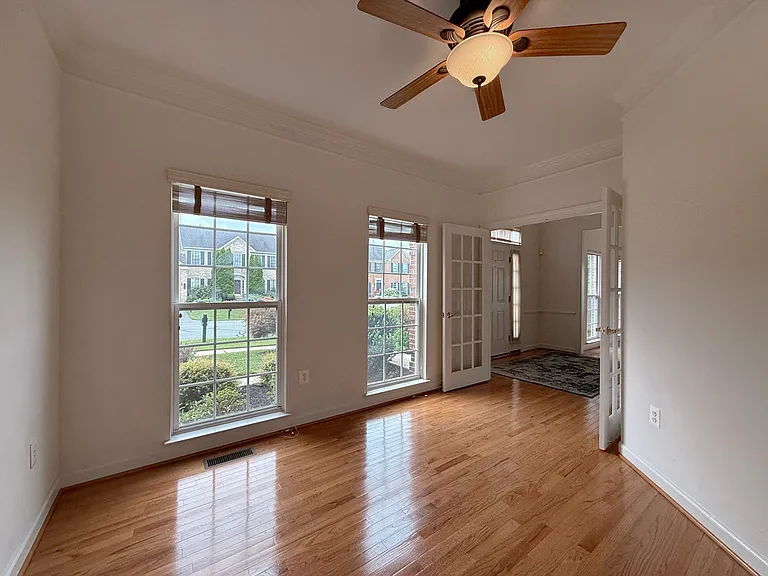 4415 Medallion Dr — Photo 7