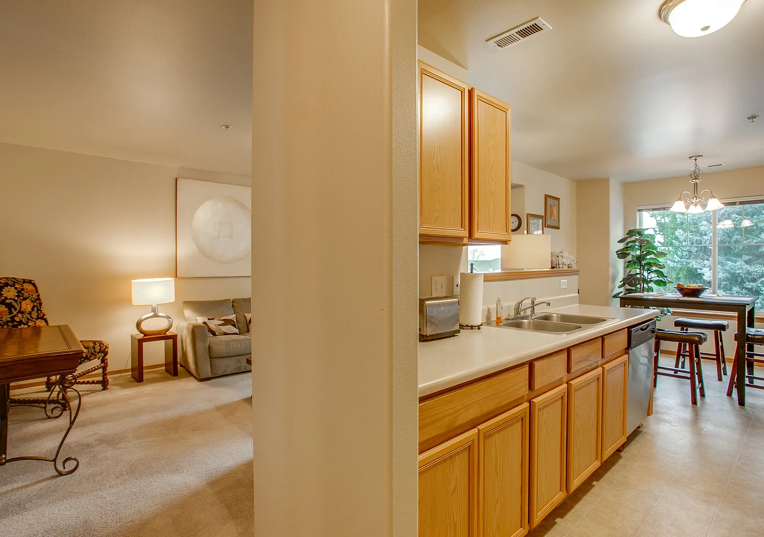 Parkside Condos — Photo 2