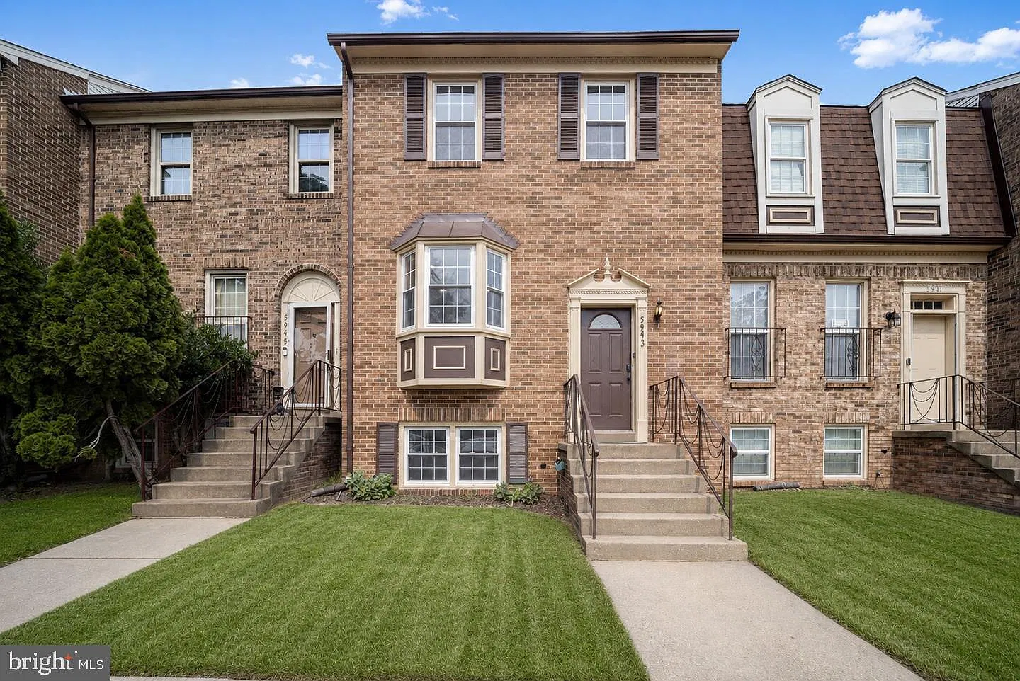 4 bed, 3.5 bath, 2150 sqft, $3,000 — Photo 1
