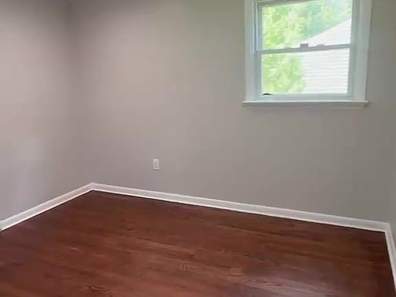 4th image of 70 Iris St