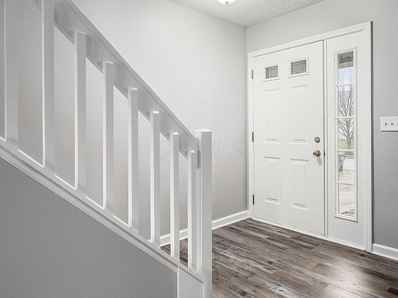 2nd image of 3558 Lake Louise Dr