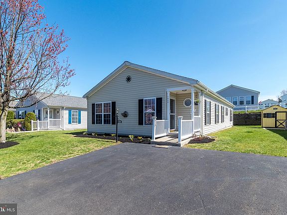 3rd image of 2038 Highland Ct #2038