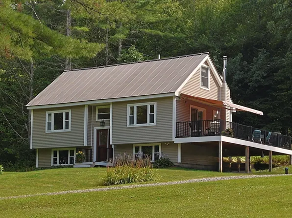 795 Center of Town Road, Hartford, VT 05001