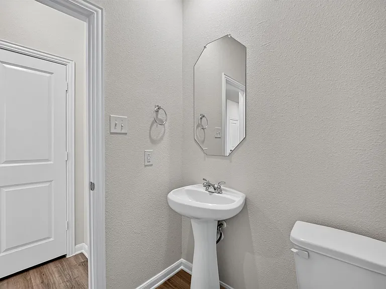 1421 Marcella Ln — Photo 8