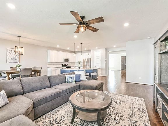 5th image of 3510 Banbury Ln