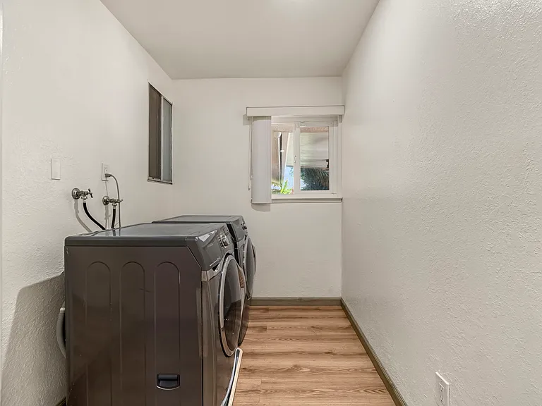 5170 E Huntington Ave — Photo 20