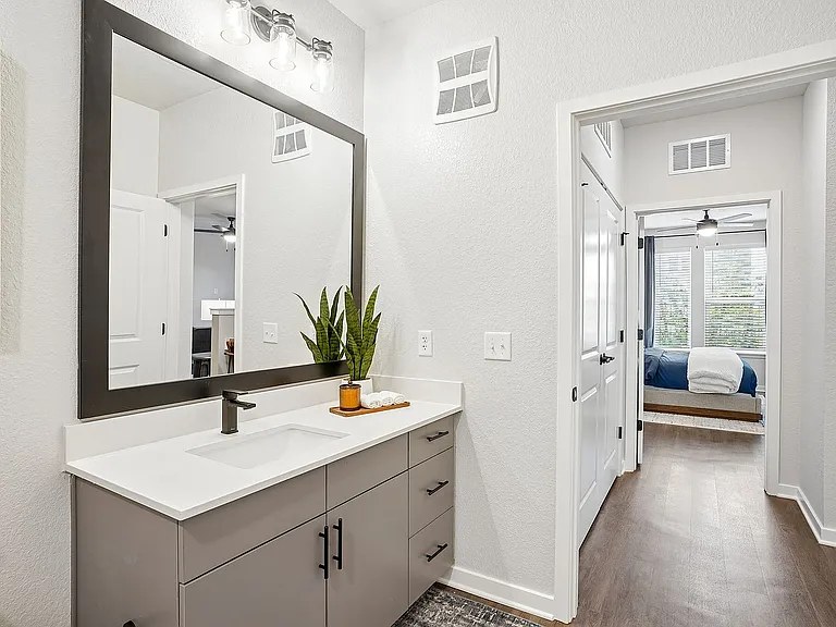 33-web-or-mls-4555 Grv Spgs Cir-Unit 107-S1605-033