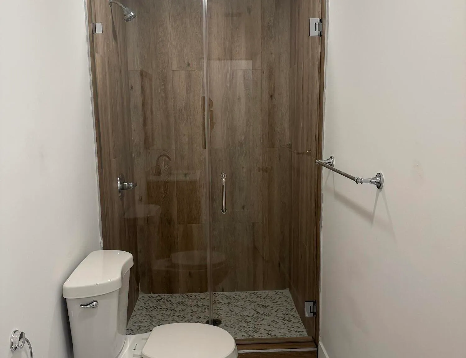 3 bed, 1.0 bath, 849 sqft, $3,000 — Photo 1