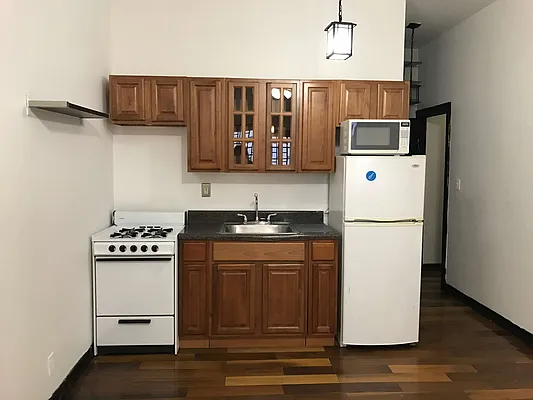 Rented by Zone Corp | media 33