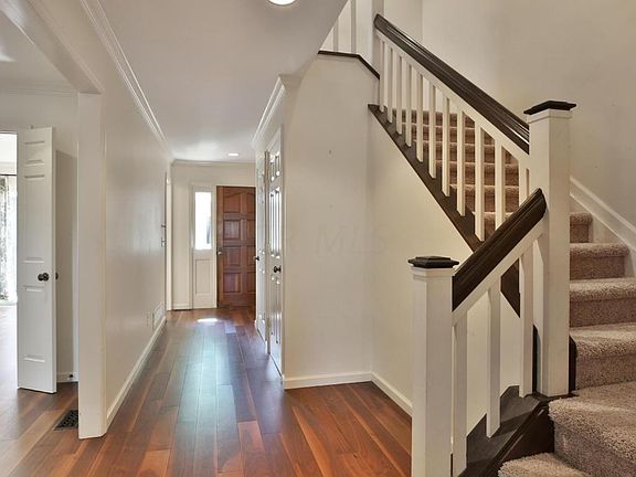 5th image of 6471 Strathaven Ct W