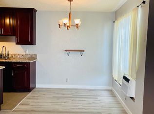 94-1028 Oli Pl #V2, Waipahu, HI 96797
