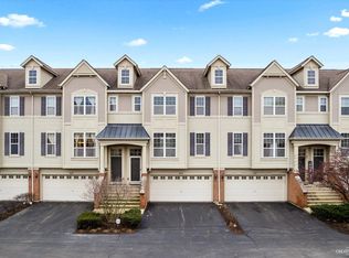 353 N Commerce St, Aurora, IL 60504