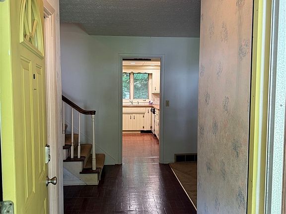 2nd image of 3791 Butterfield Dr