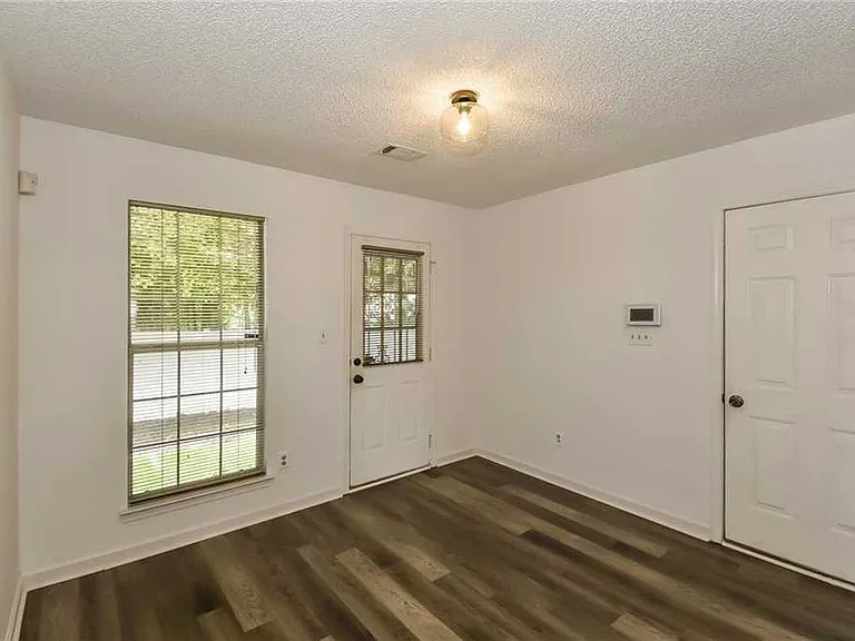 8141 Hynds Springs Ln — Photo 5