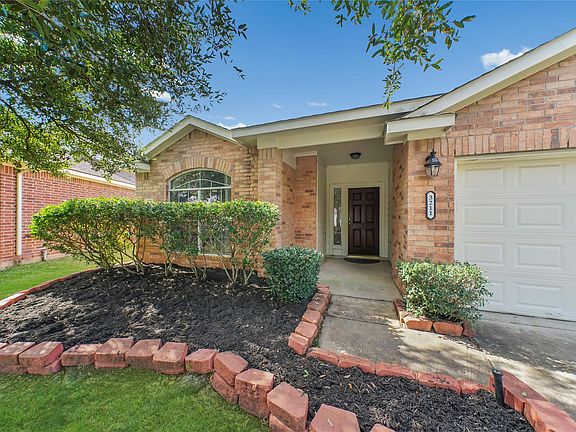 2nd image of 3211 Amber Meadow Dr