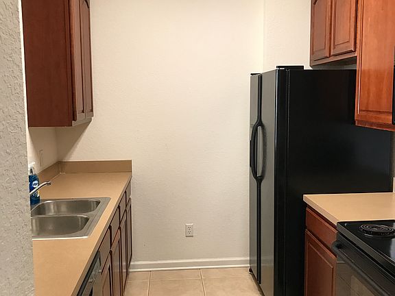 5th image of 2484 San Tecla St Unit 402