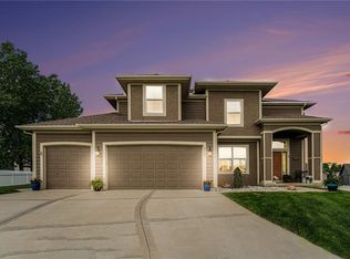 2110 NW Cherry Ct, Grain Valley, MO 64029