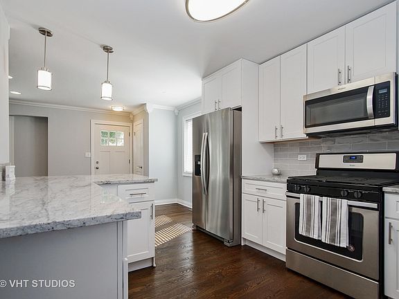 3rd image of 1104 N Douglas Ave