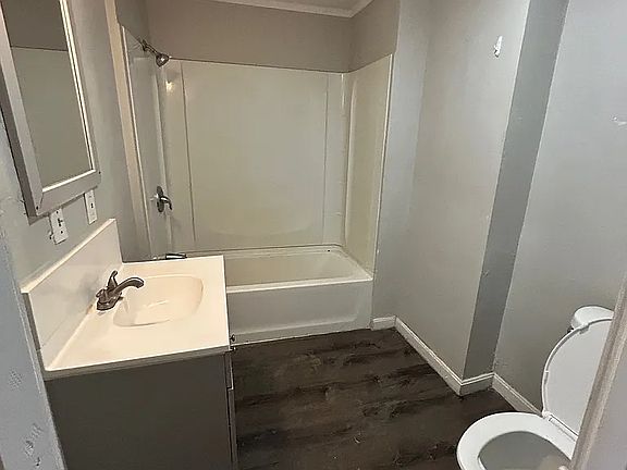 5th image of 7 Bluff St APT 2