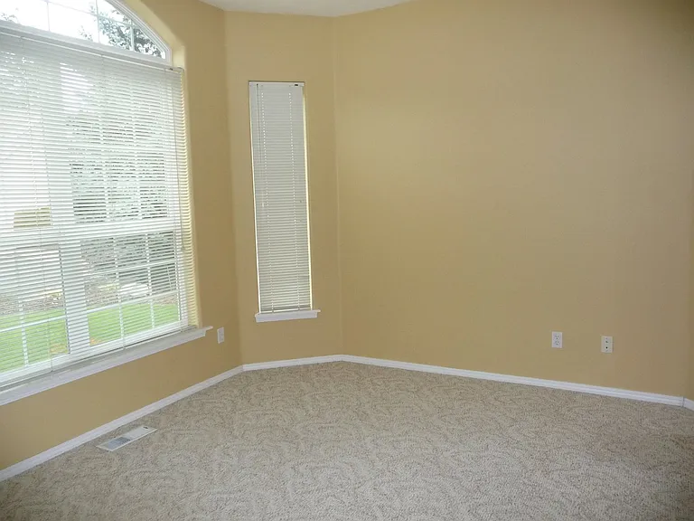 2053 W Park Ct NW — Photo 9