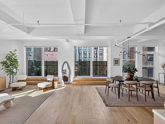 4th image of 11 W 30th St APT 9R