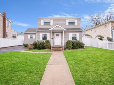 142 Wyona Ave, Lindenhurst, NY, 11757