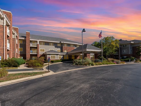 801 N McLean Blvd APT 220, Elgin, IL 60123