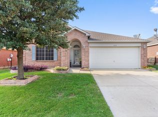 8609 King Ranch Dr, Aubrey, TX 76227
