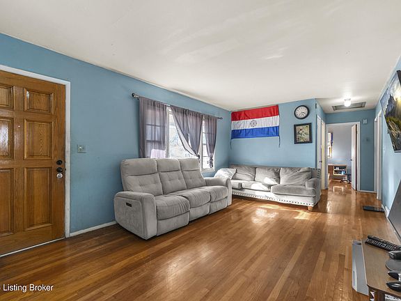 5th image of 325 E Southside Ct