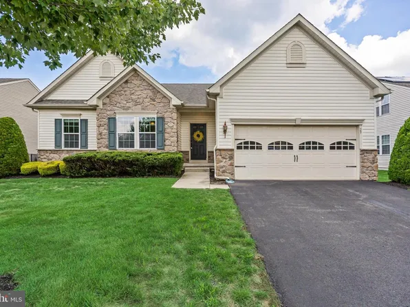 29 Applegate Dr, Florence, NJ 08518