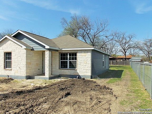 2nd image of 1207 W Hutchins Pl
