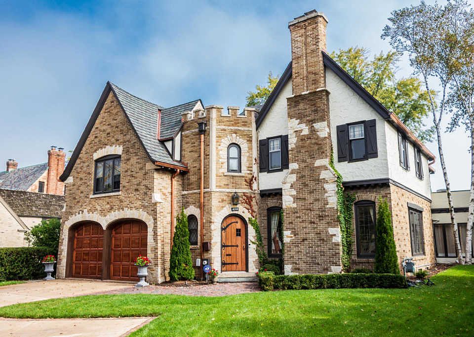 1st image of 4098 N Lake Dr