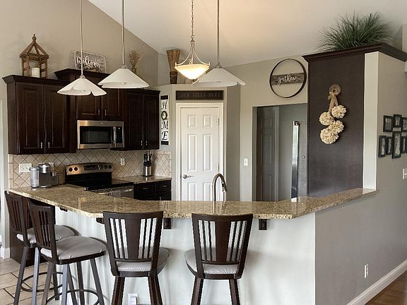 5th image of 547 Harmony Ln