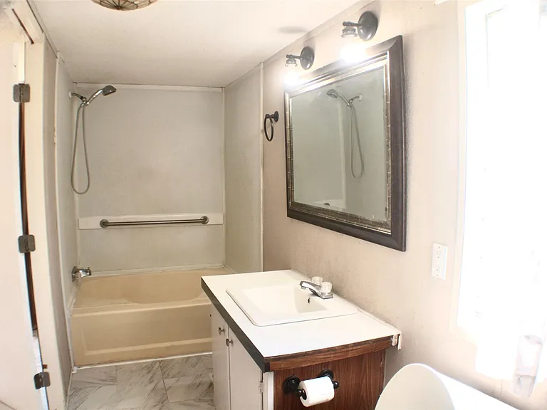 933 Highway 71 W — Photo 14