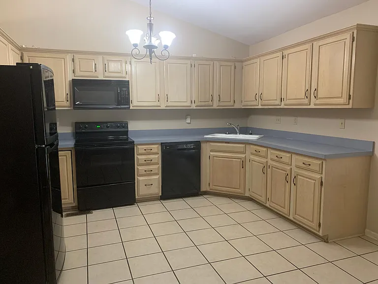 3531 Winthrop Dr — Photo 9