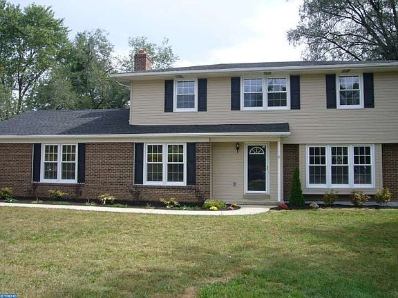 3rd image of 3329 Skyline Dr